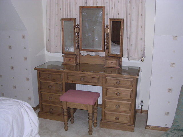 Twin Pedestal Dressing Table