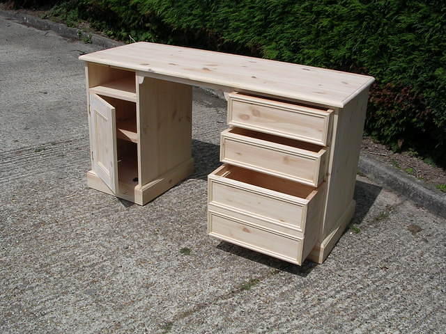 Twin Pedestal Desk with one File Drawer