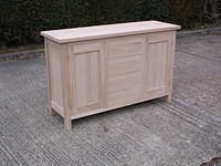 Shaker Dresser Base with centre drawers